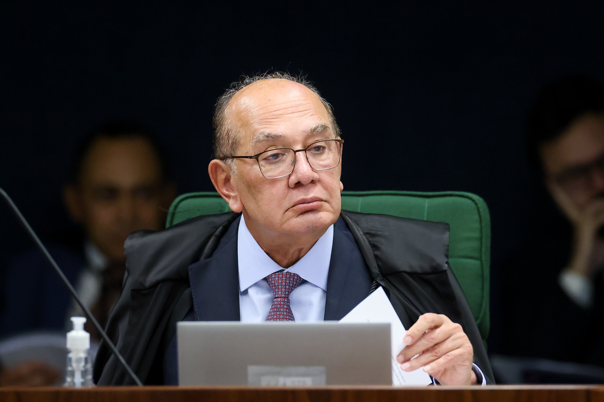 PF identifica mensagens que vinculam advogada a Gilmar Mendes em caso Banco Master
