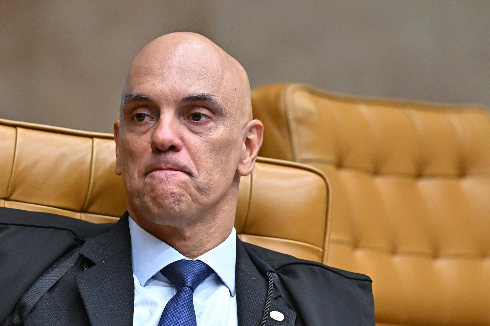 Vorcaro abre mão de jatinho para manter voo de Moraes