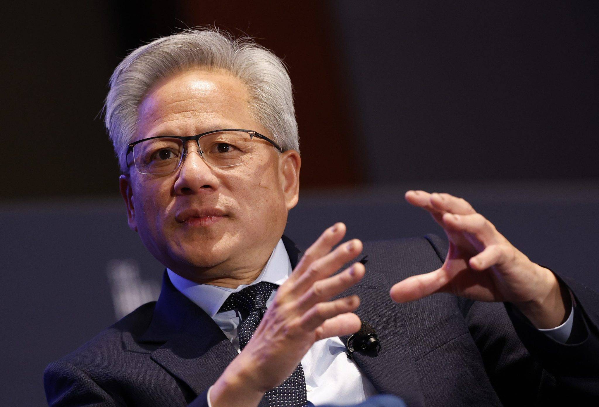 Nvidia declara chegada da IA que rivaliza com humanos; mercado ignora