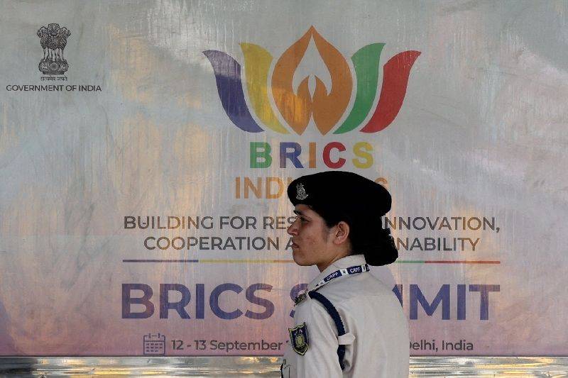Guerra no Irã Expõe Rachaduras nos Brics na Cúpula da Índia