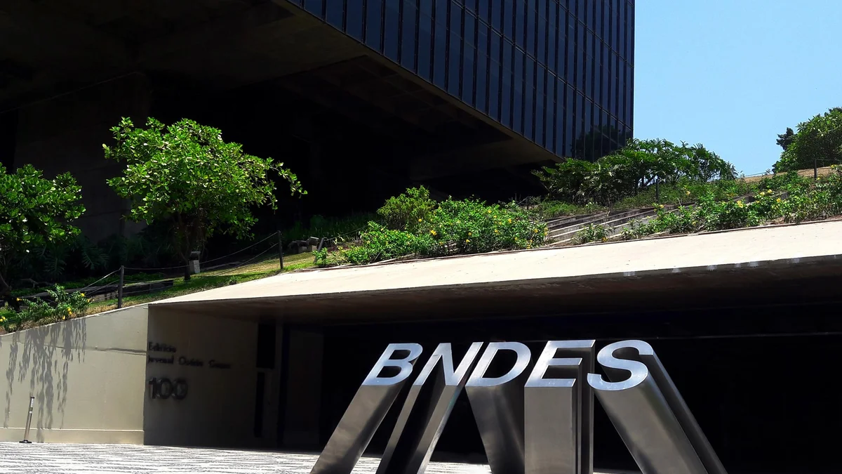 BNDES Recebe R$ 12 Bilhões em Pedidos pelo Plano Brasil Soberano