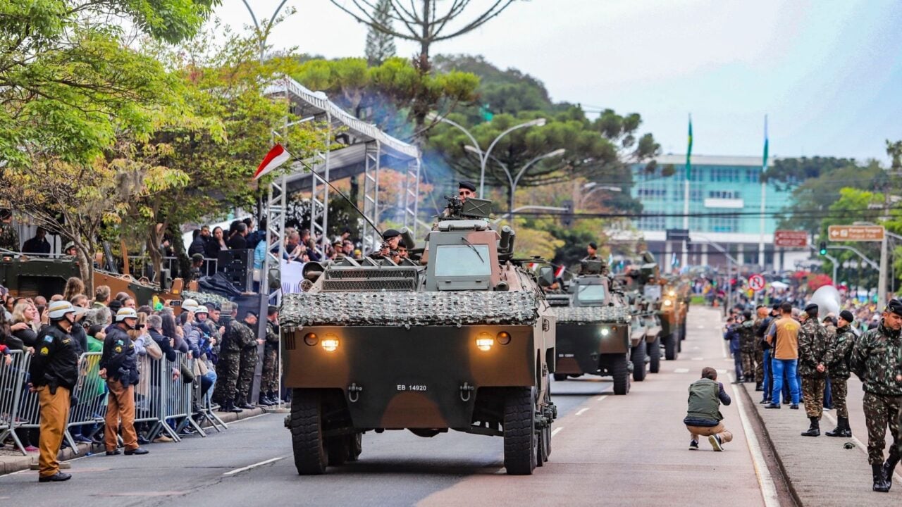 Curitiba fecha serviços essenciais em feriado duplo e pressiona população