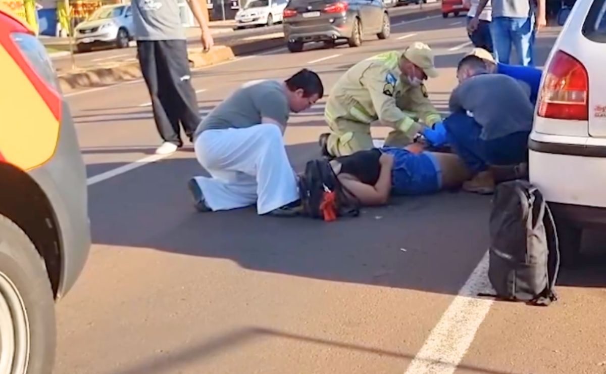 Ônibus atinge ciclista na Carlos Gomes e agrava crise na segurança viária de Cascavel