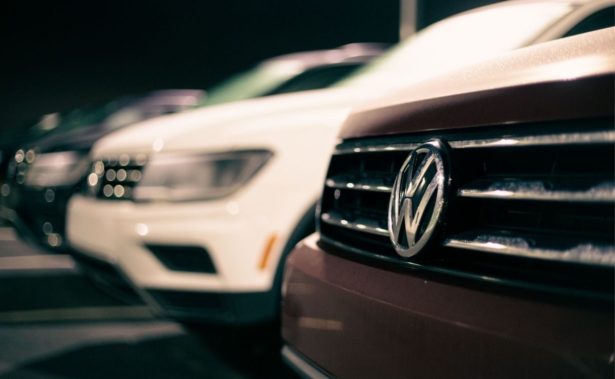 Volkswagen enfrenta crise e debate corte de 50 mil empregos em reunião decisiva