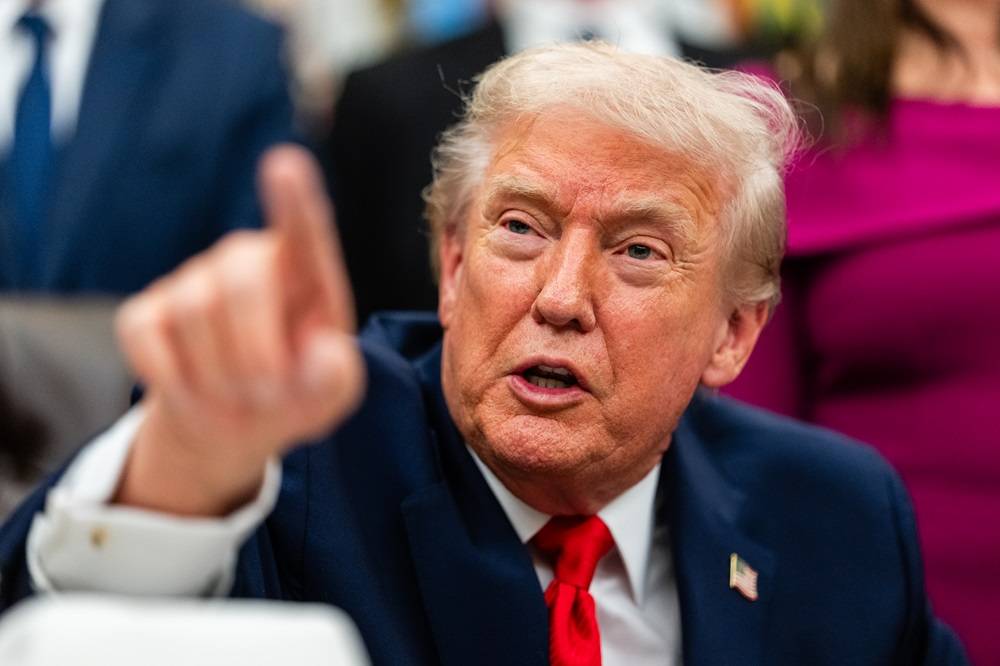 Senador republicano John Curtis solicita investigação sobre negócios da família Trump