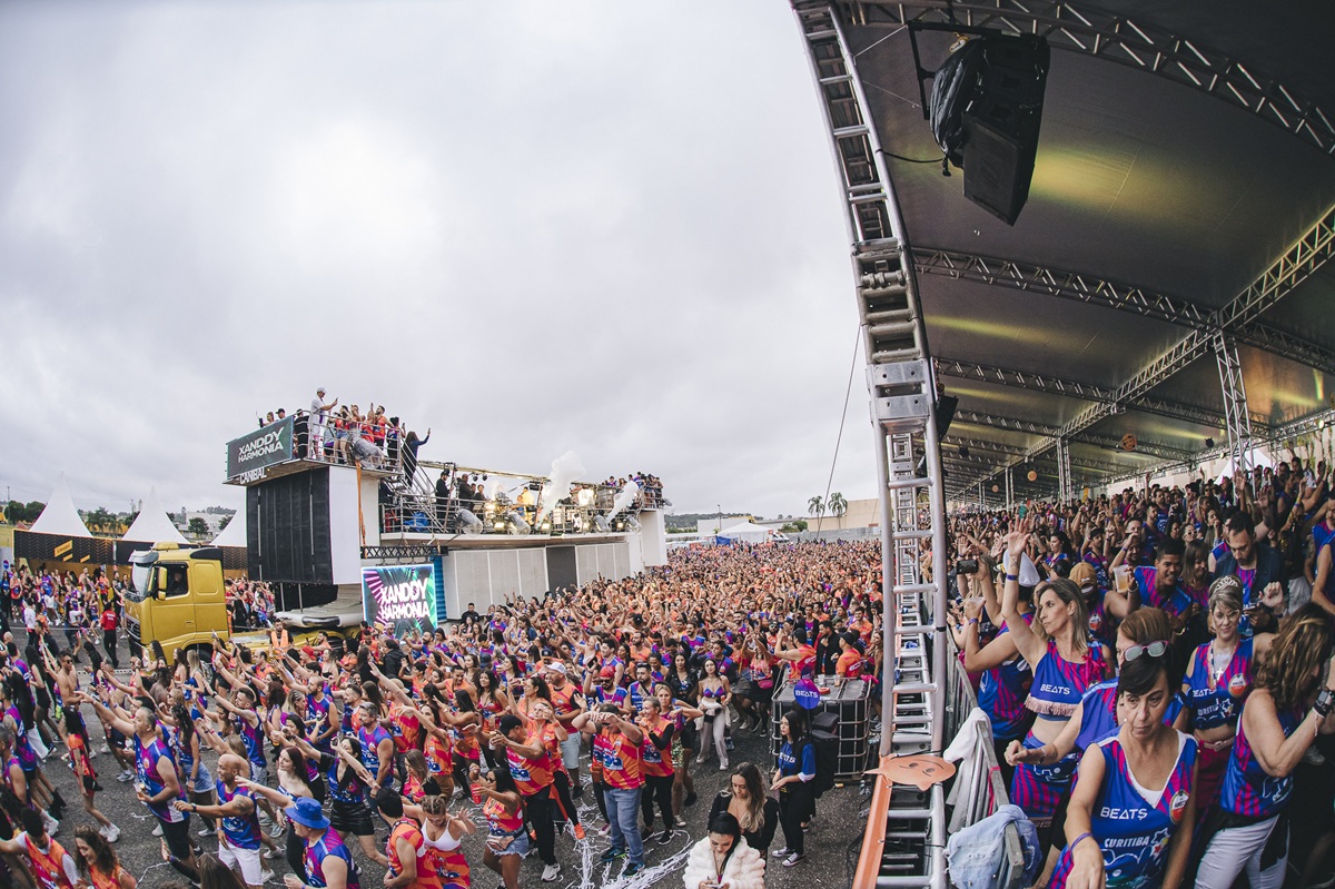 Parangolé volta ao Curitiba Folia e agita Pedreira com axé