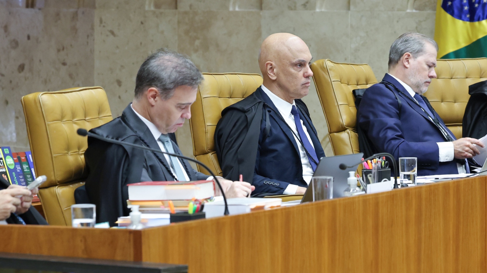 PF enfrenta limitações para acessar mensagens de Moraes a Vorcaro