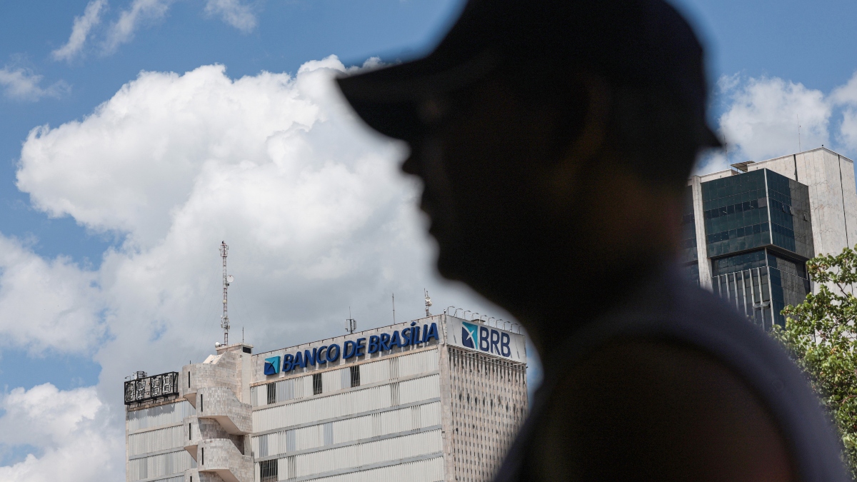 PT responde governadora do DF sobre BRB e cobra transparência