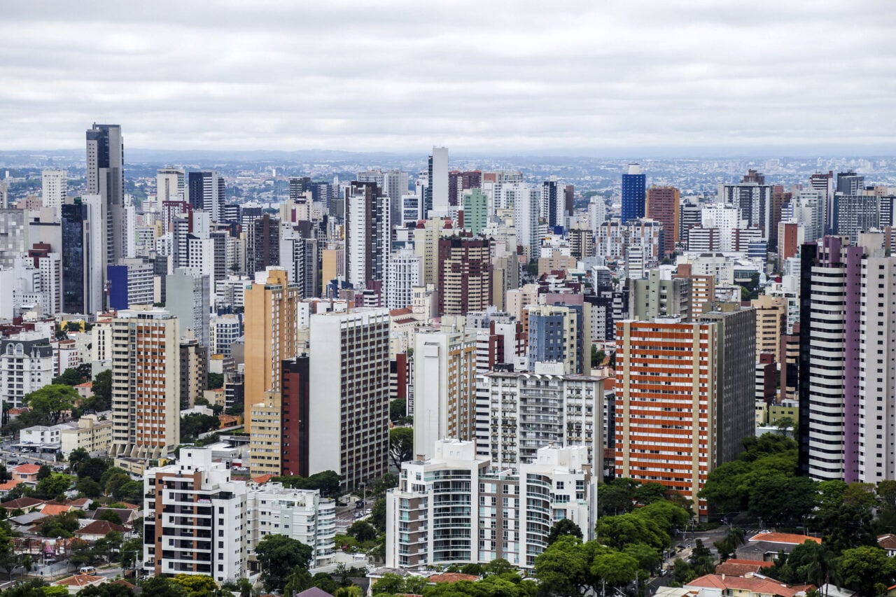 Parceria Airbnb e incorporadoras impulsiona retomada do Centro de Curitiba