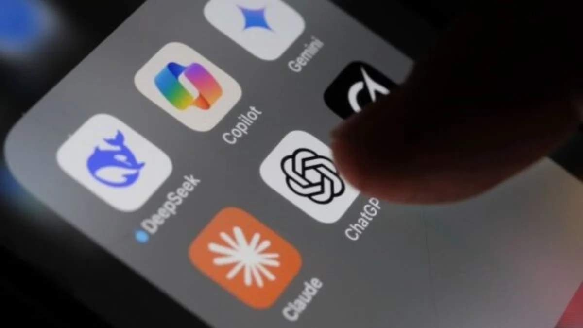 Instabilidade em Apps de IA Expõe Limites do ChatGPT, Claude e Gemini