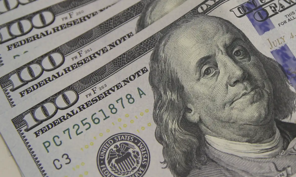 Dólar Despenca a R$ 5,08 e Pressiona Mercado em Meio a Crise no Oriente Médio