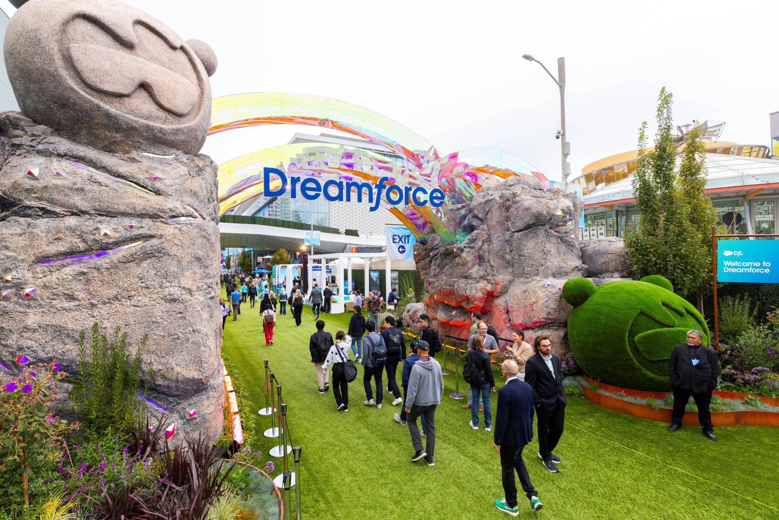 Salesforce aposta em IA integrada a canais já usados por clientes e destaca Brasil