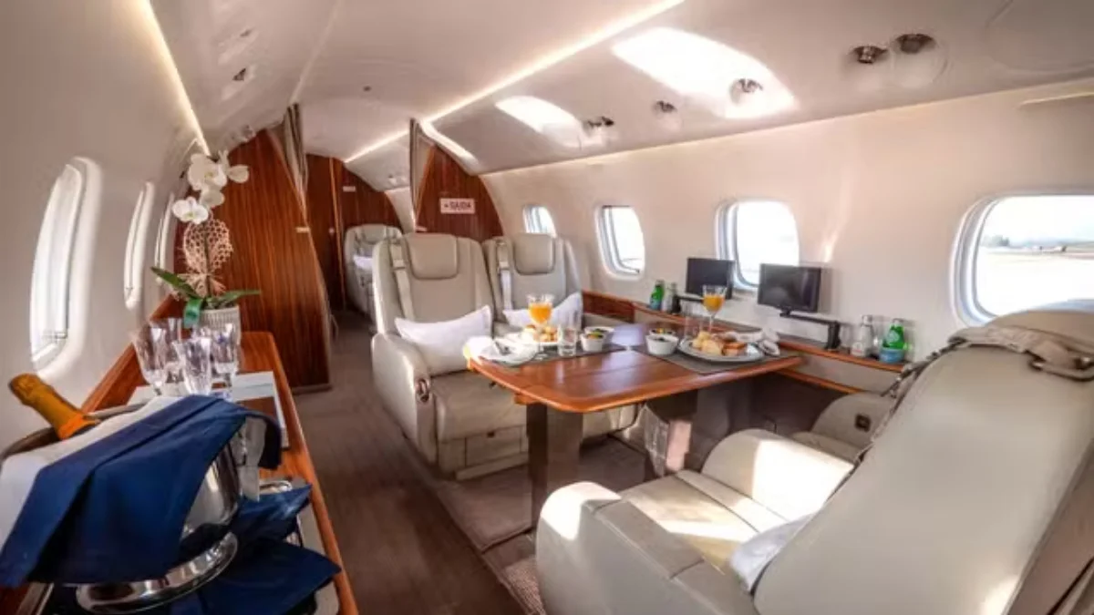 Avião vinculado a Vorcaro transportou Flávio Bolsonaro e Alexandre de Moraes