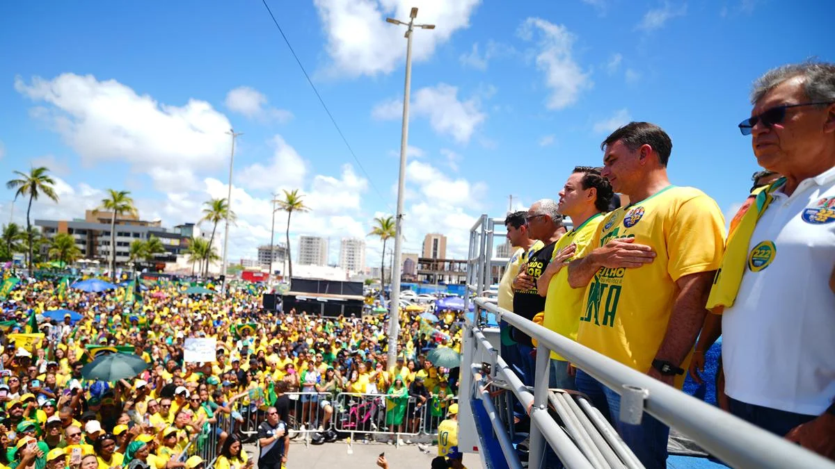 Flávio Bolsonaro revela divisão interna do PL em Sergipe
