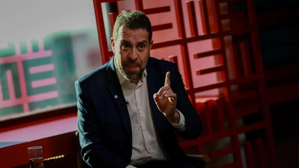 Boulos rebate críticas de Milei ao governo Lula com expressão contundente