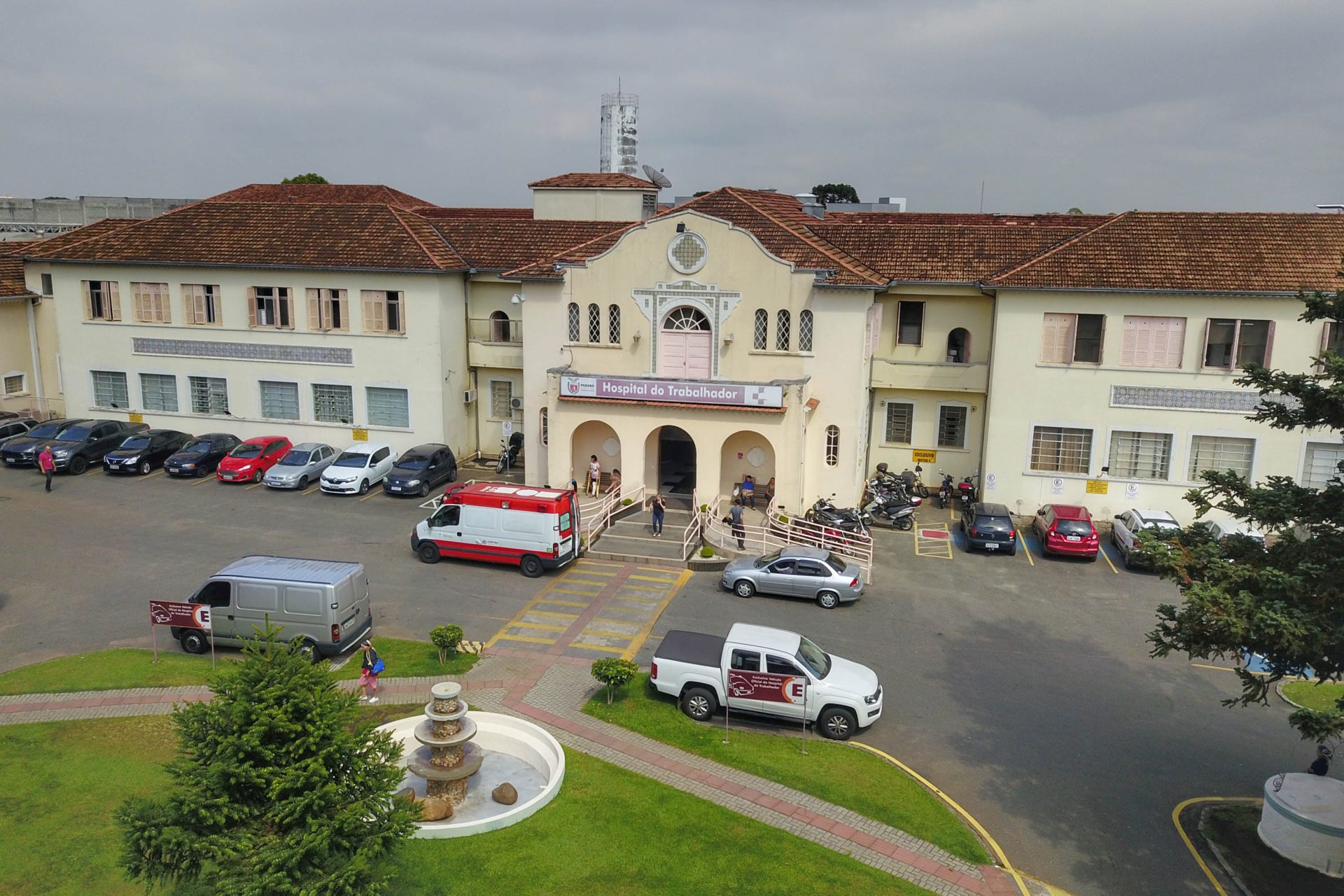 Suspeito atira e abandona homem morto em hospital de Curitiba
