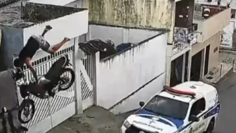 Fuga da PM termina em morte de jovem por acidente em Pernambuco