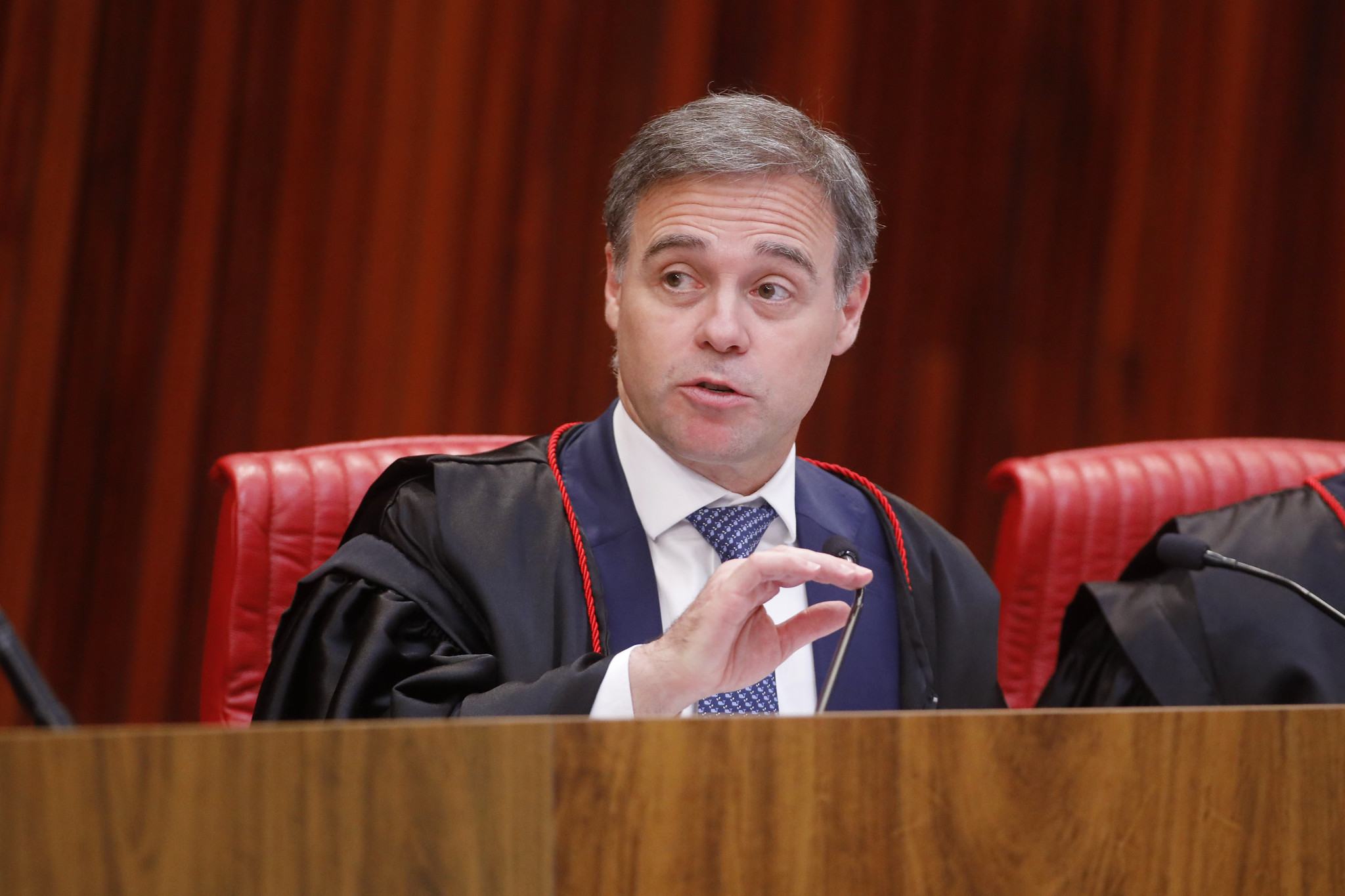 Mendonça assume relatoria de ação contra reajuste do Bolsa Família