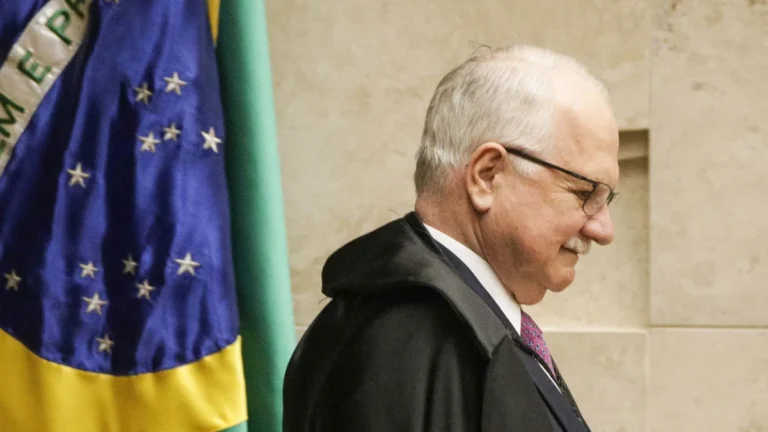 Fachin restaura ordem na PF e reforça poder do Planalto