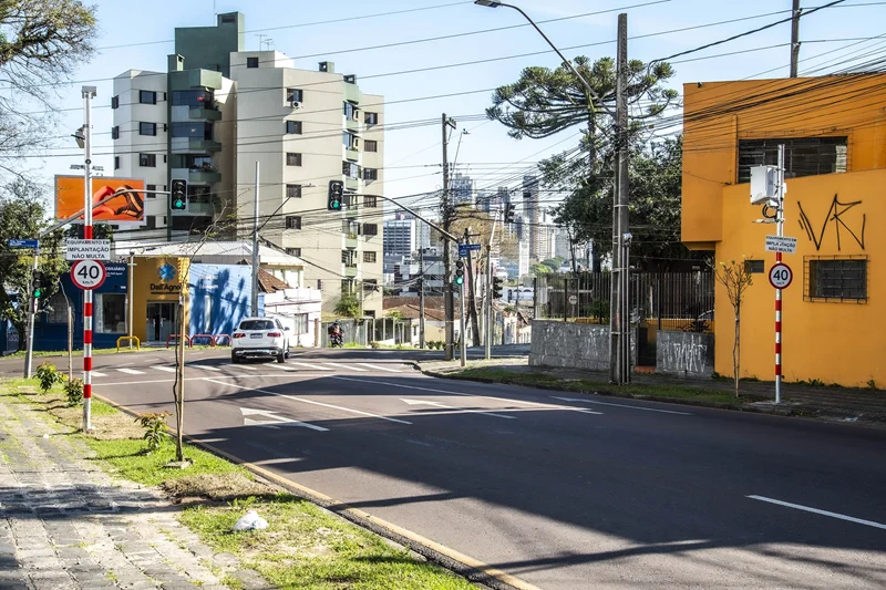 Mercês ganha radar e semáforos para conter acidentes no cruzamento crítico