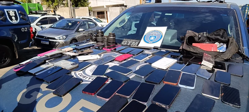 Guarda Municipal de Curitiba recupera 100 celulares e oferece guia para devolução