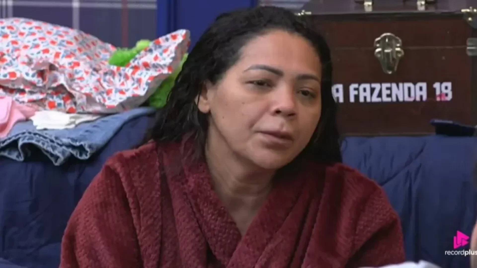 Darlin e Giovanna selam trégua e ajustam tarefas em A Fazenda 18