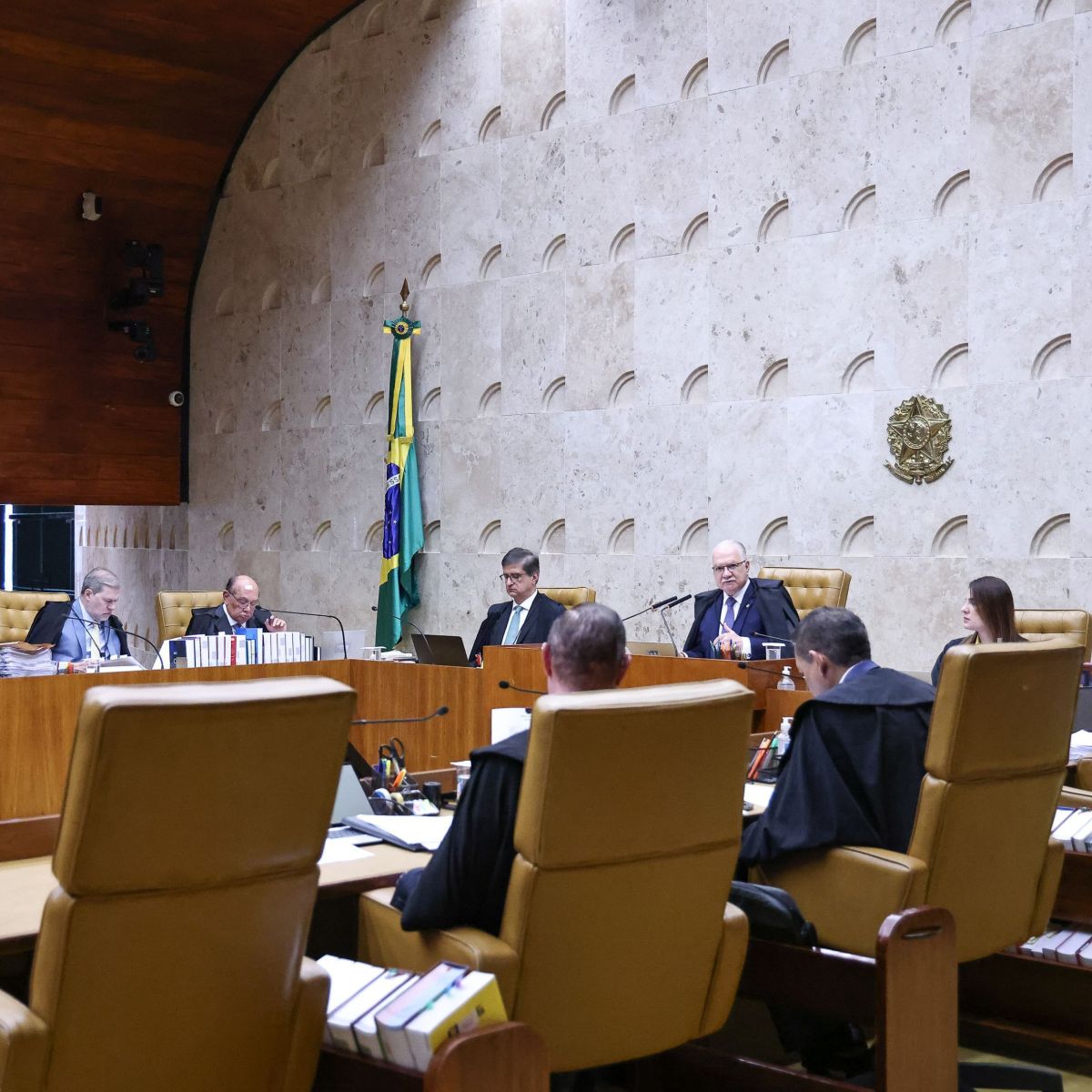 Decisão de Moraes Desgasta Supremo e Ameaça sua Credibilidade