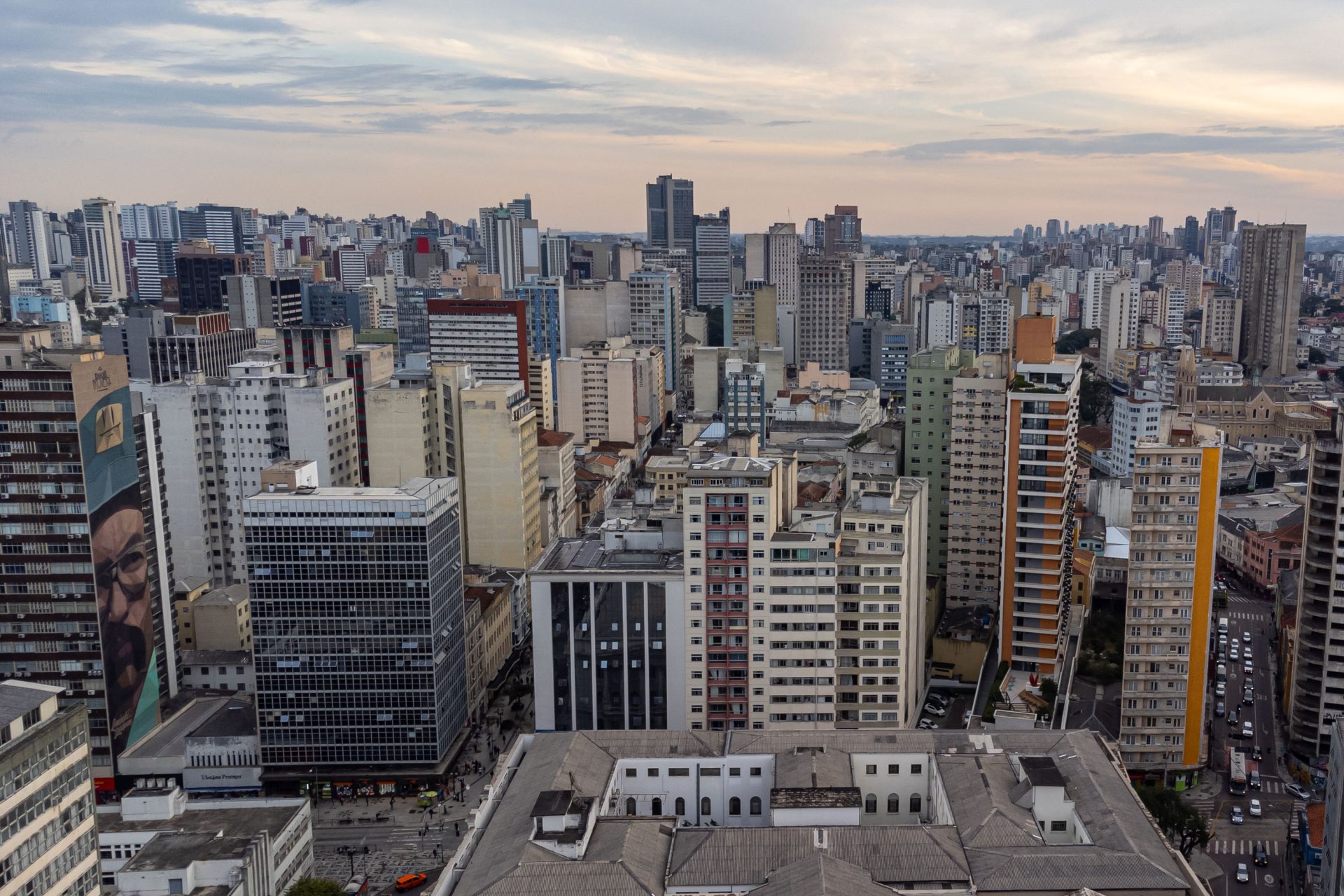 STJ suspende processos sobre Airbnb e mantém regras atuais em condomínios