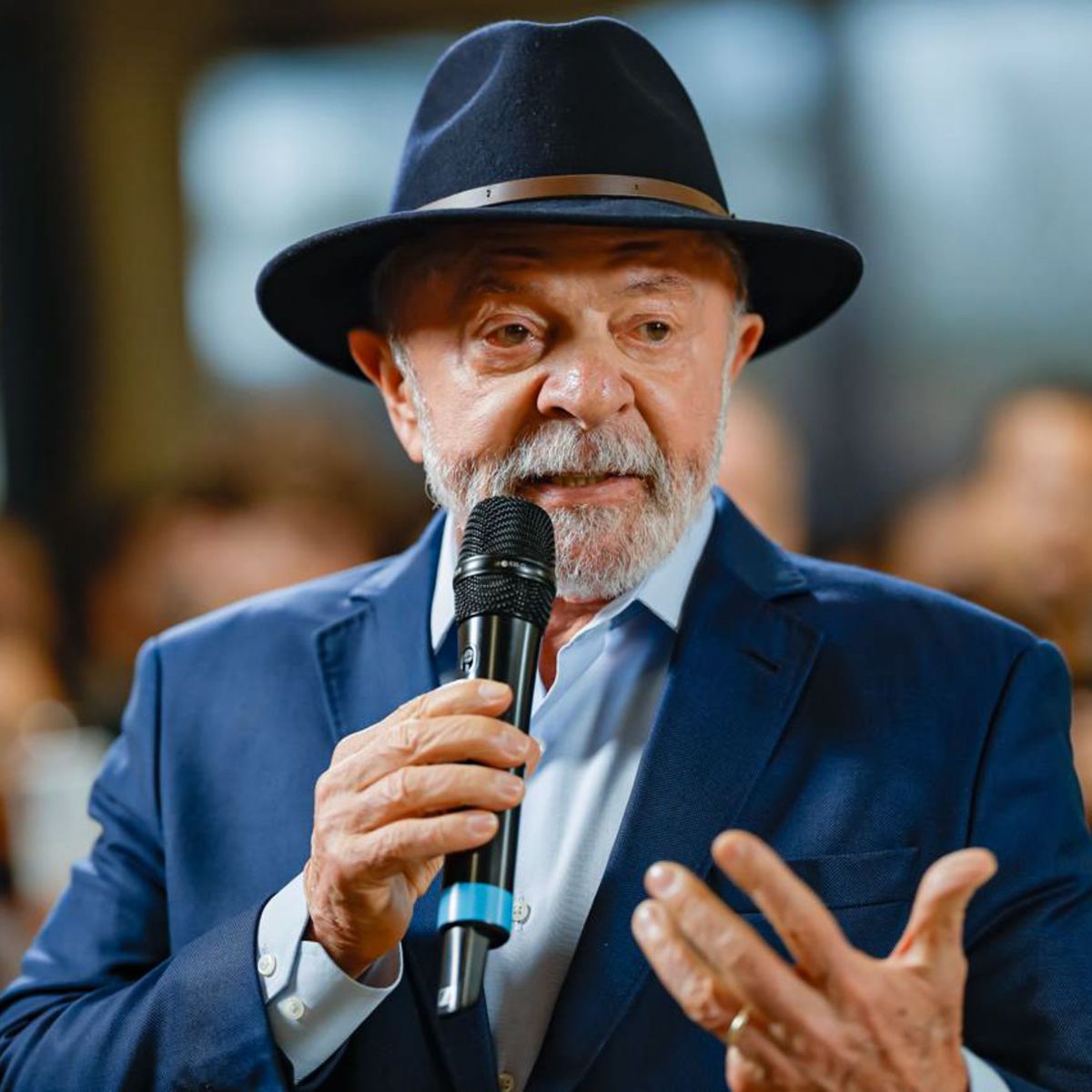 Lula Enfrenta Rejeição de Metade dos Brasileiros, Diz PoderData