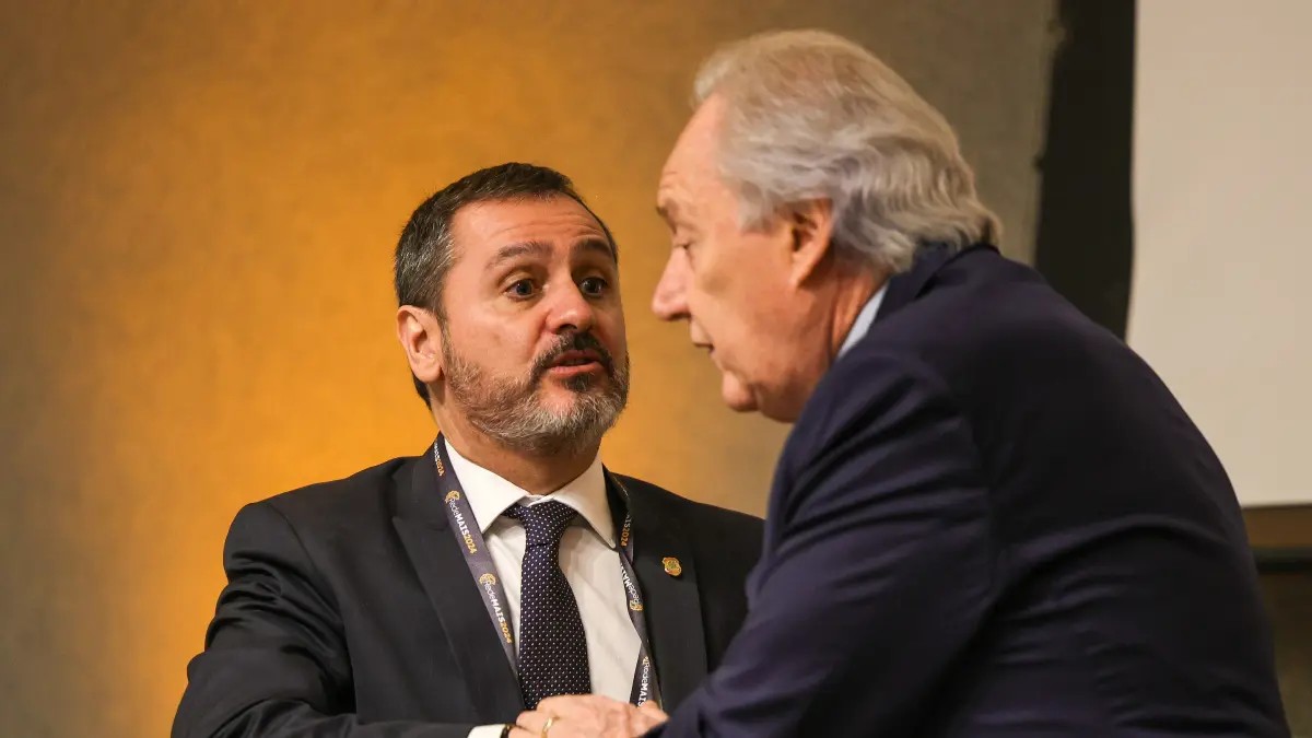 Vídeo registra Vorcaro, Andrei e Lewandowski em evento jurídico em Londres
