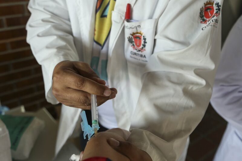 Campanha de Multivacinação no Paraná termina hoje com mais de 400 mil doses aplicadas