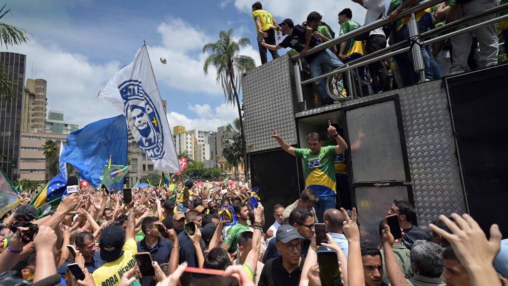 Direita e esquerda mobilizam capitais na véspera do segundo turno presidencial
