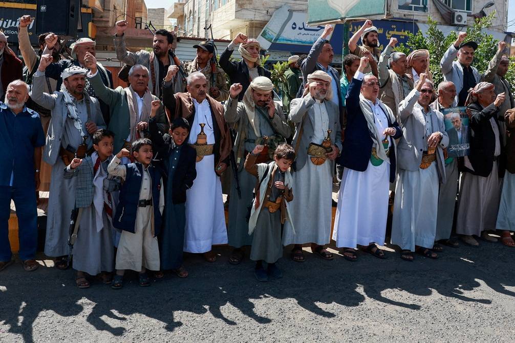 Houthis reivindicam ataque fatal a aeroporto de Riad e ameaçam Arábia Saudita