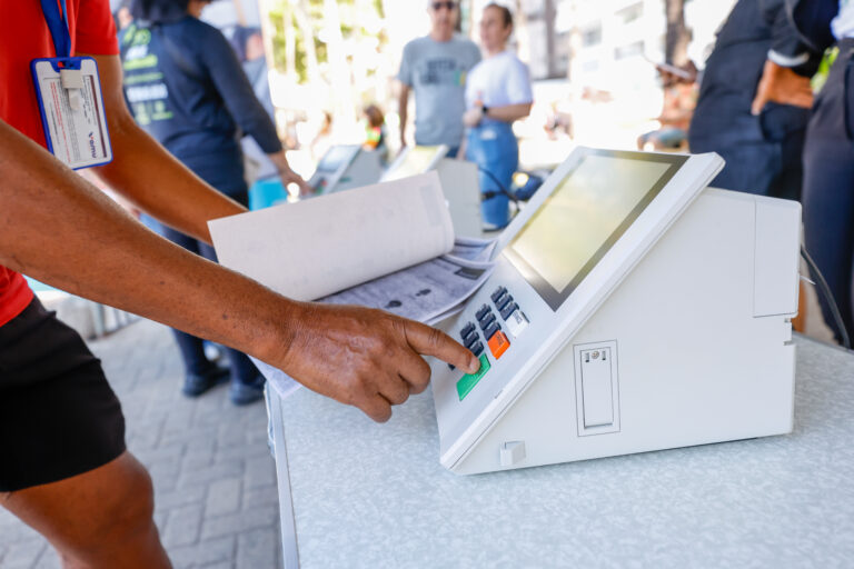 Nordestinos que deixaram Lula citam custo de vida e valores na mudança de voto