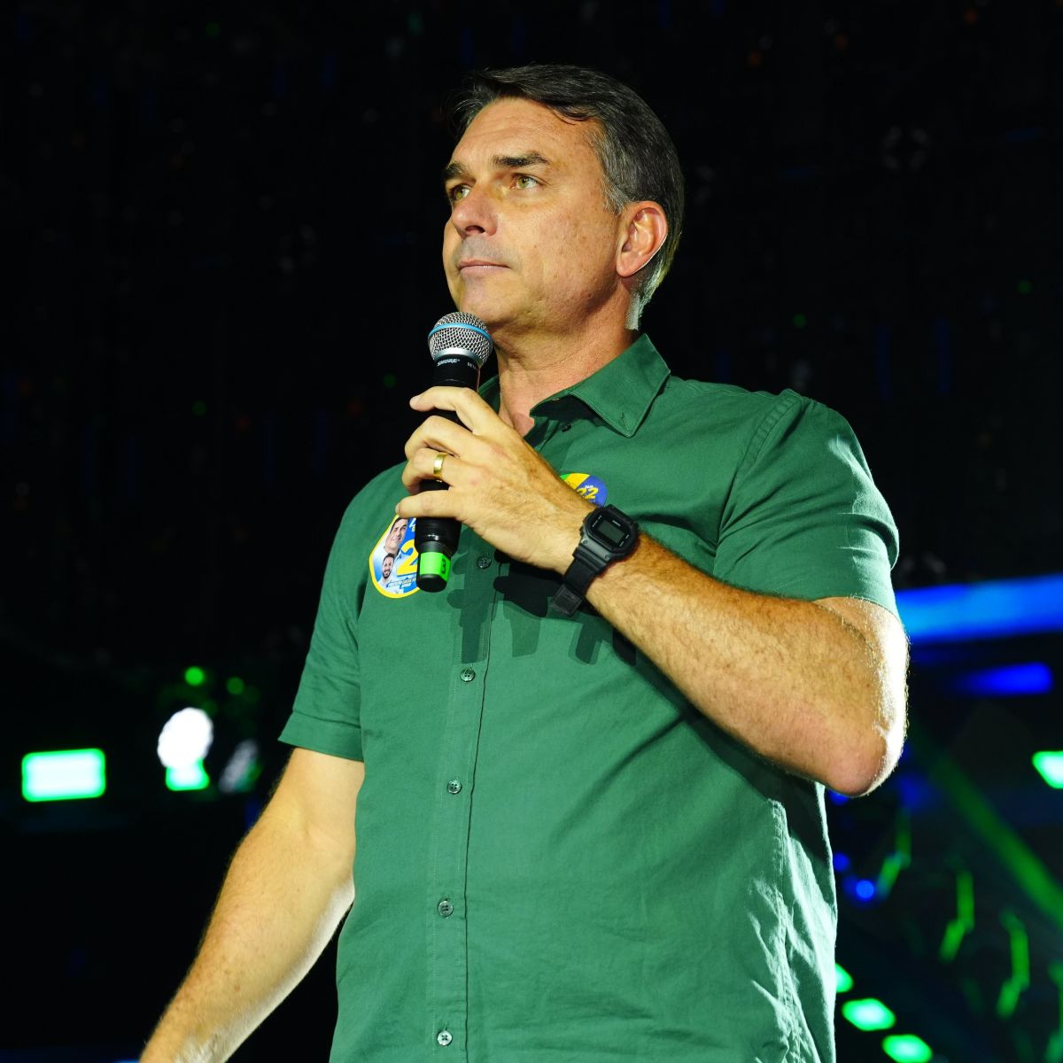 Flávio Bolsonaro anuncia pedido de anulação das eleições presidenciais