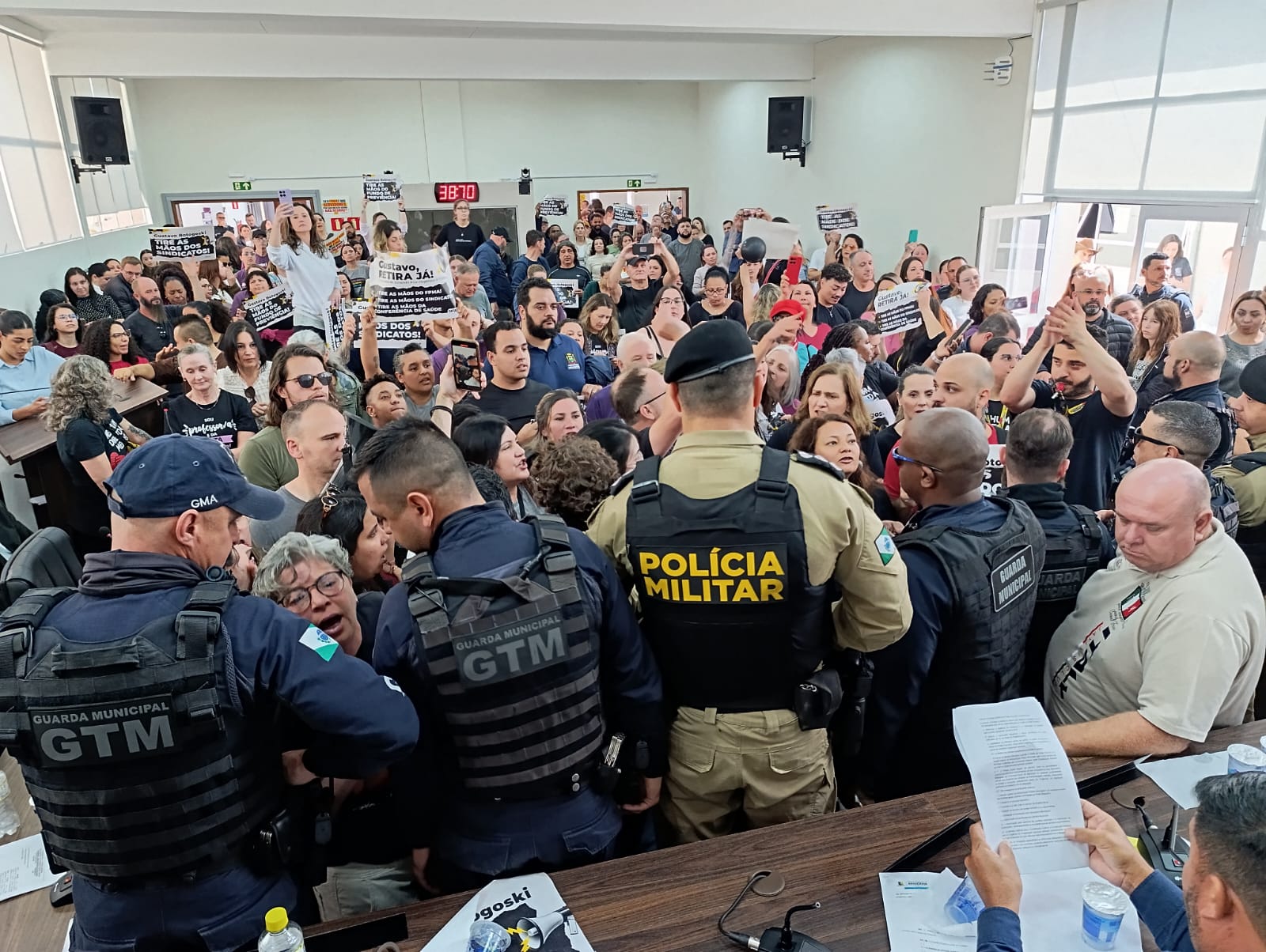 Câmara Municipal de Araucária registra paralisação de servidores