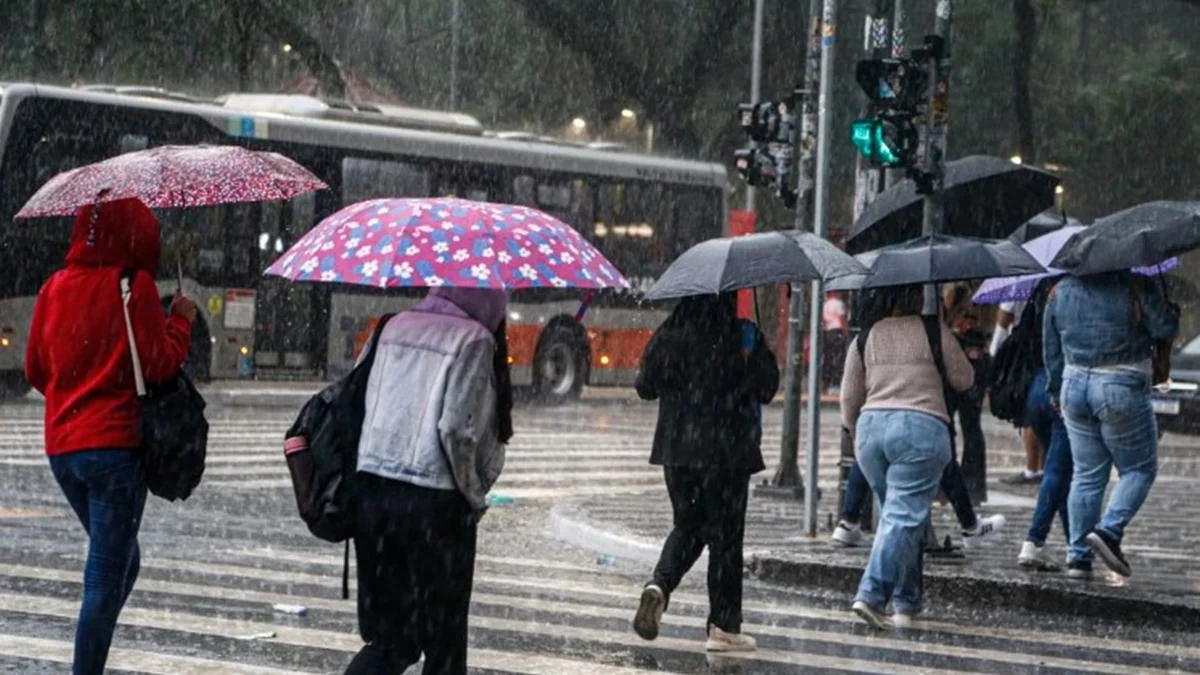 Frente fria aciona alertas de temporais no Sul e Sudeste nesta sexta