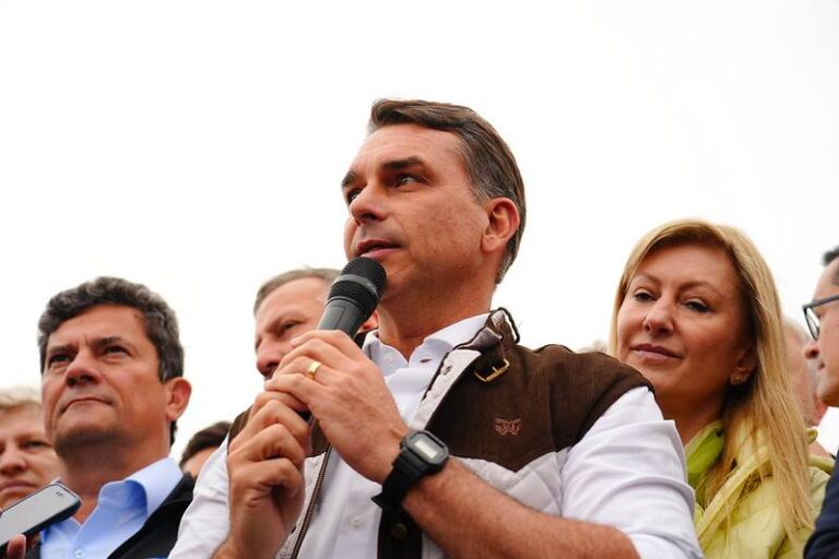 Desejo de empreender impulsiona apoio a Flávio e desafia Lula, aponta Ideia