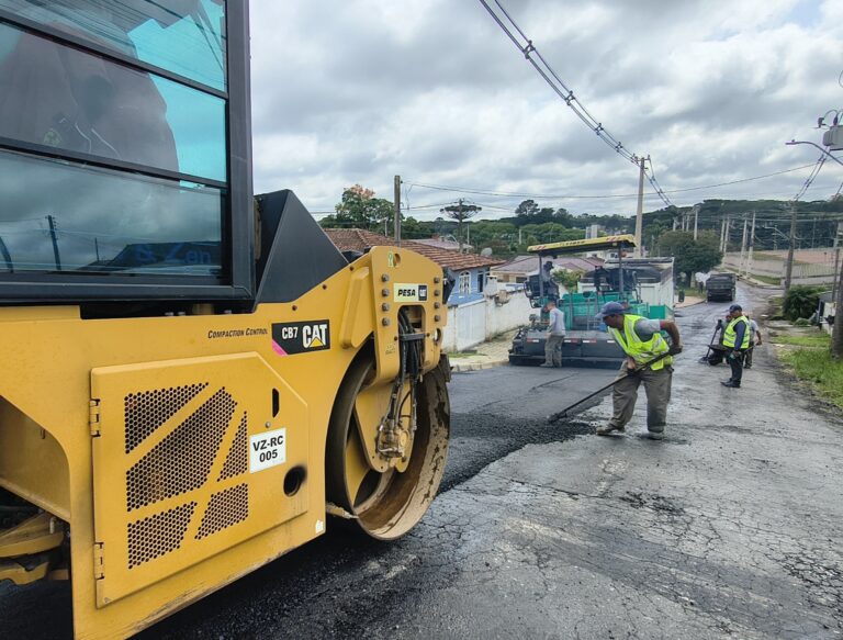 São José dos Pinhais recupera pavimentação em ruas do bairro Contenda