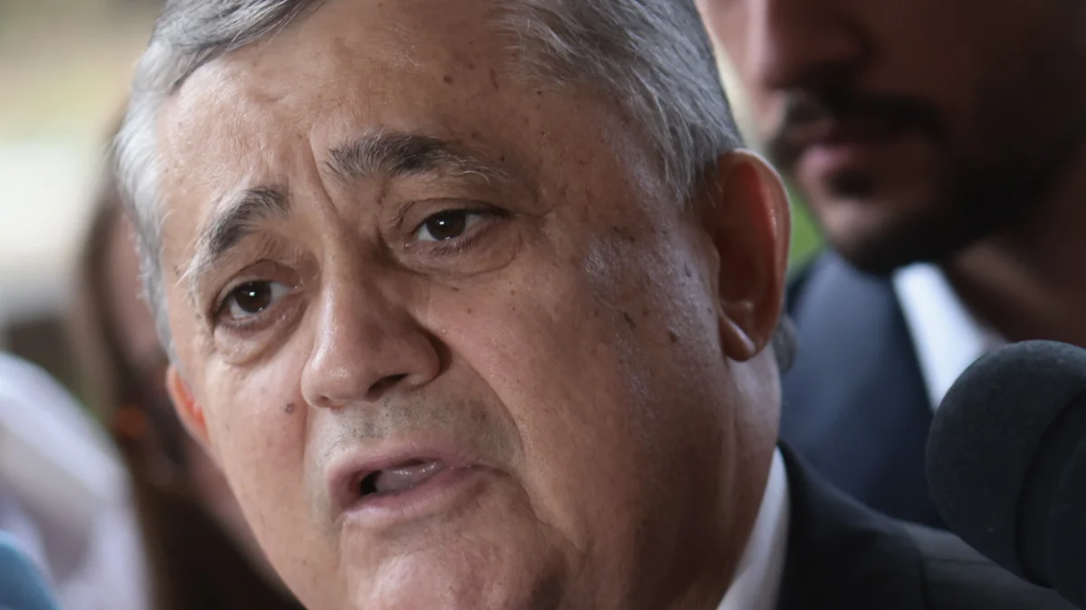Guimarães desafia bolsonaristas sobre votação da PEC 6×1 no Senado