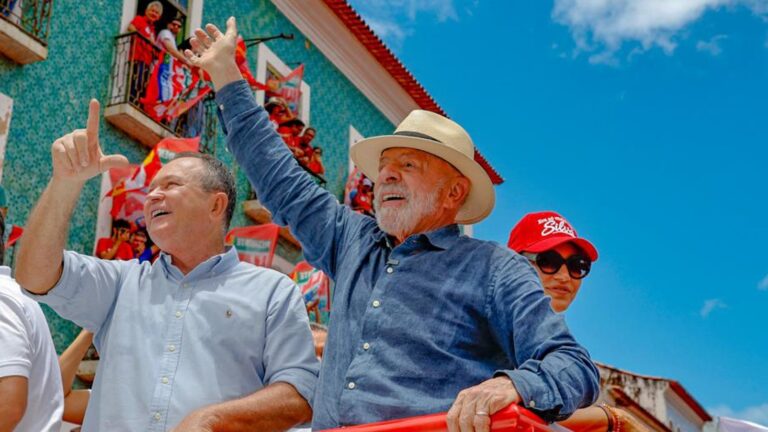 Lula anuncia quarto mandato e desafia Flávio Bolsonaro por transparência