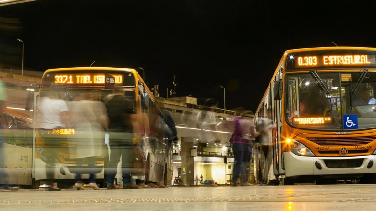 Setor de serviços registra leve recuo em agosto, aponta IBGE