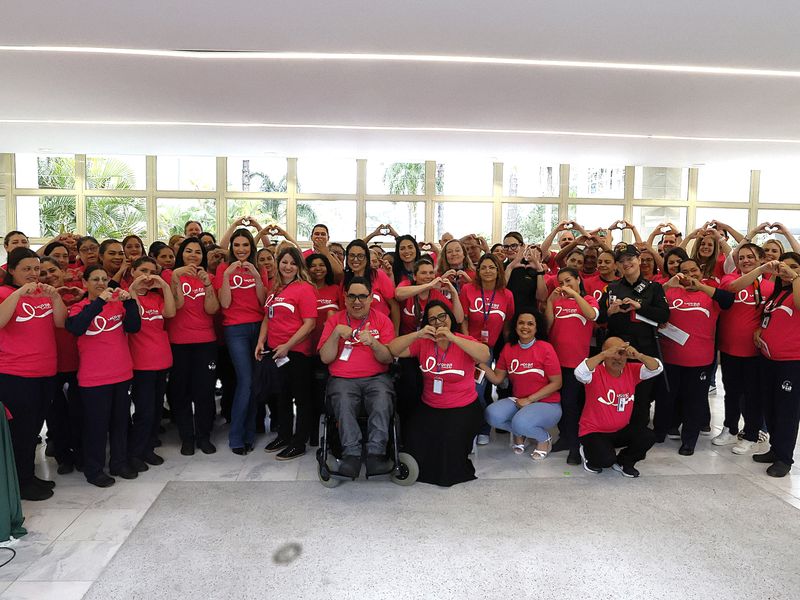 Assembleia do Paraná promove ações solidárias e conscientização no Outubro Rosa