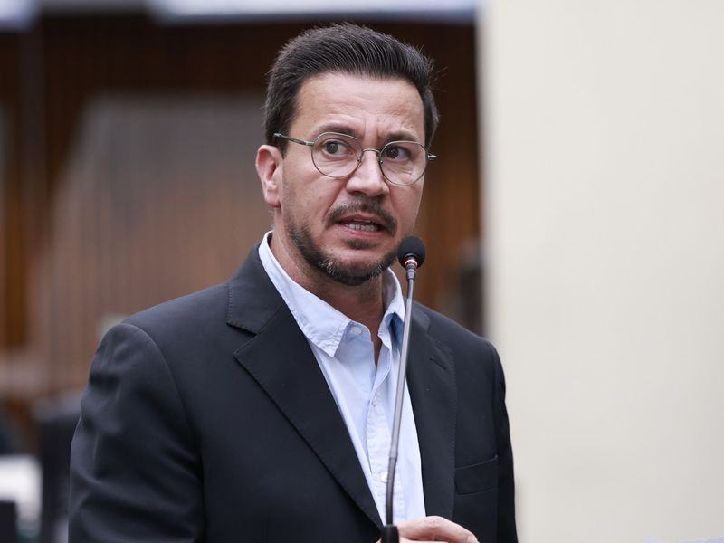 Oposição questiona previsão fiscal e renúncias no Paraná em audiência na Alep