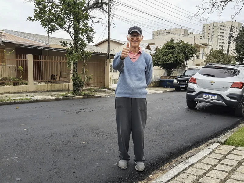 Curitiba conclui asfaltamento após 47 anos no Bairro Alto