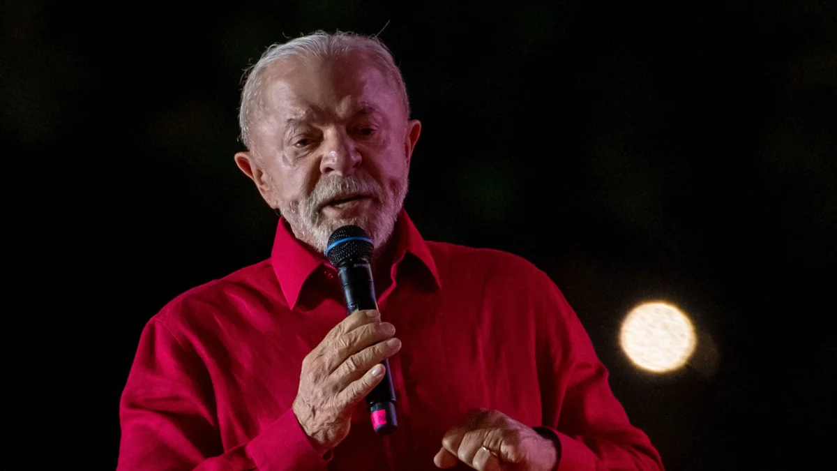 Lula evita debate no 1º turno e mantém confronto direto com Flávio para possível 2º turno