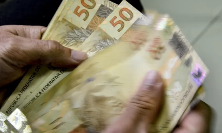 Brasil deve retomar 8ª posição entre as maiores economias em 2027