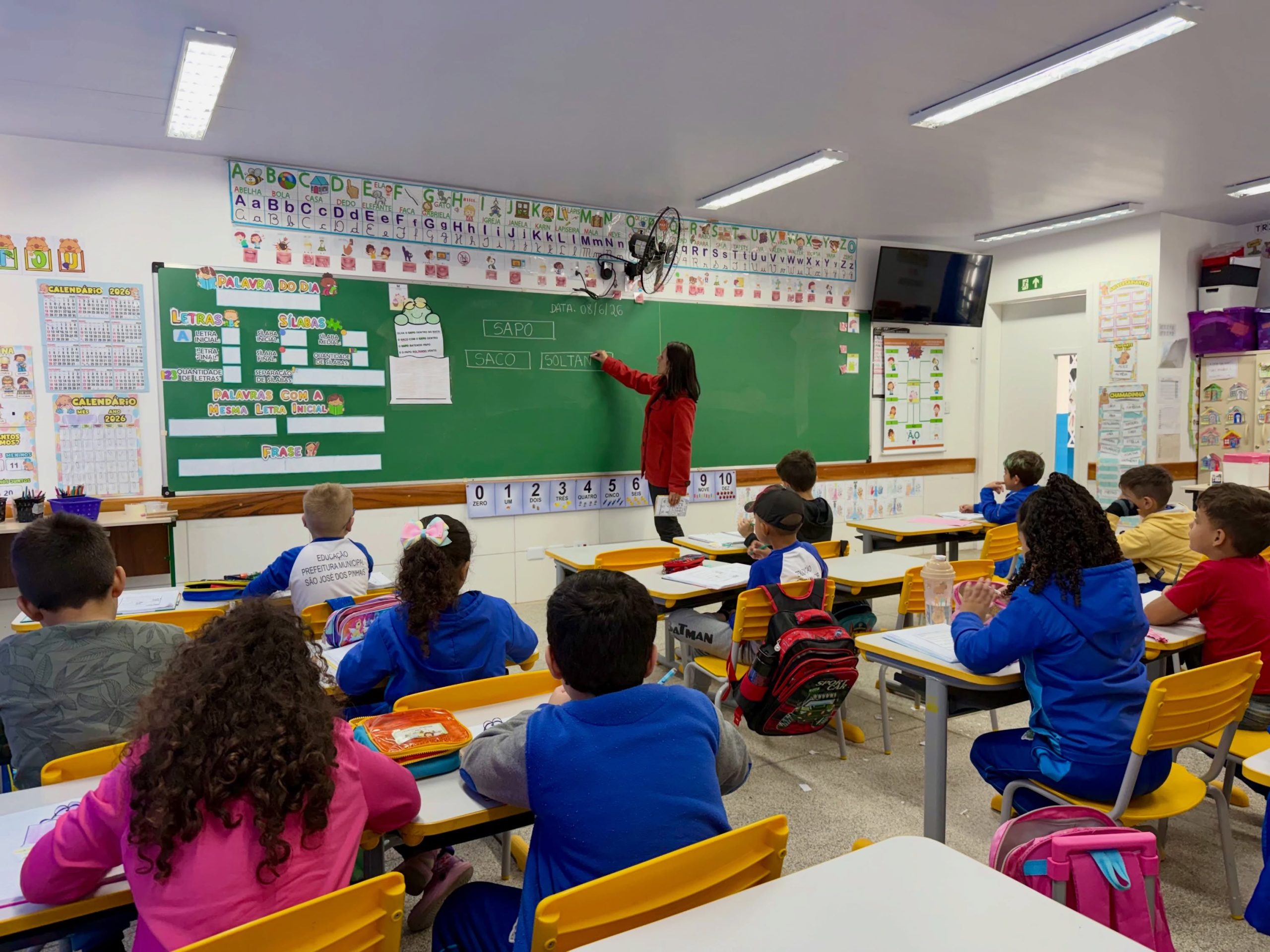 São José dos Pinhais reforça quadro com 363 novos professores em 2026