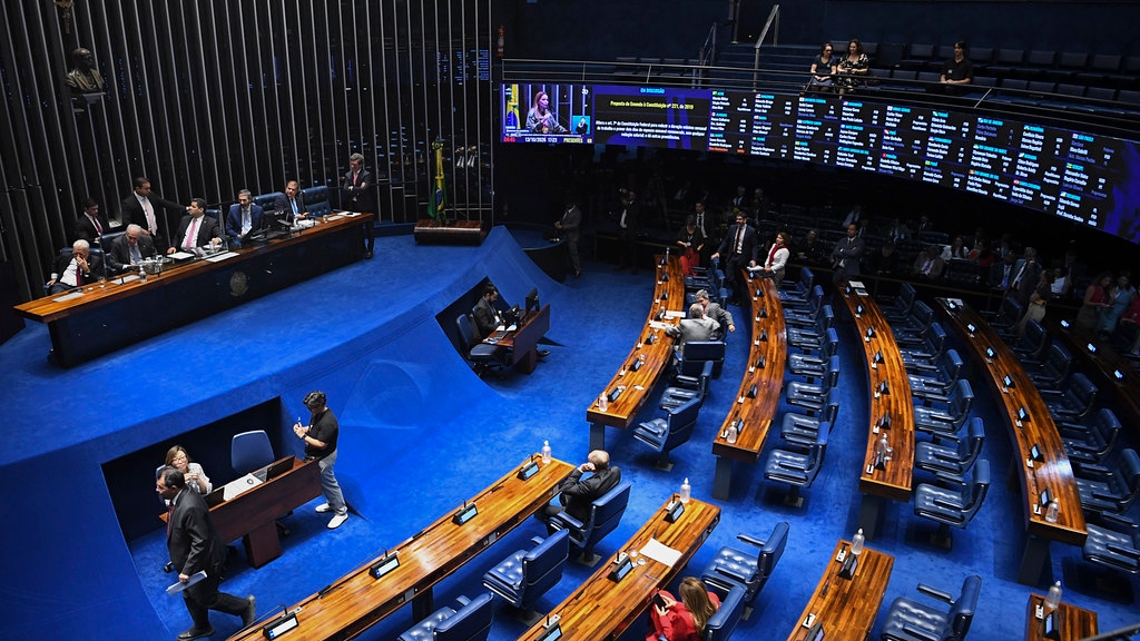 Governo articula votação para encerrar escala 6×1 no Senado