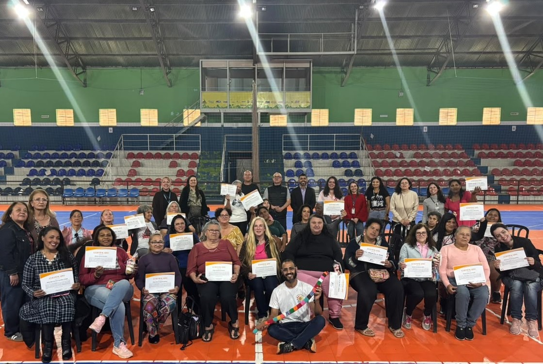 São José dos Pinhais certifica 28 mulheres em curso de artesanato